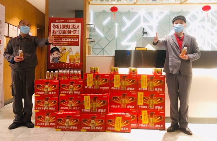 东鹏特饮联合东呈酒店，为服务武汉的一线工作者提供能量支持
